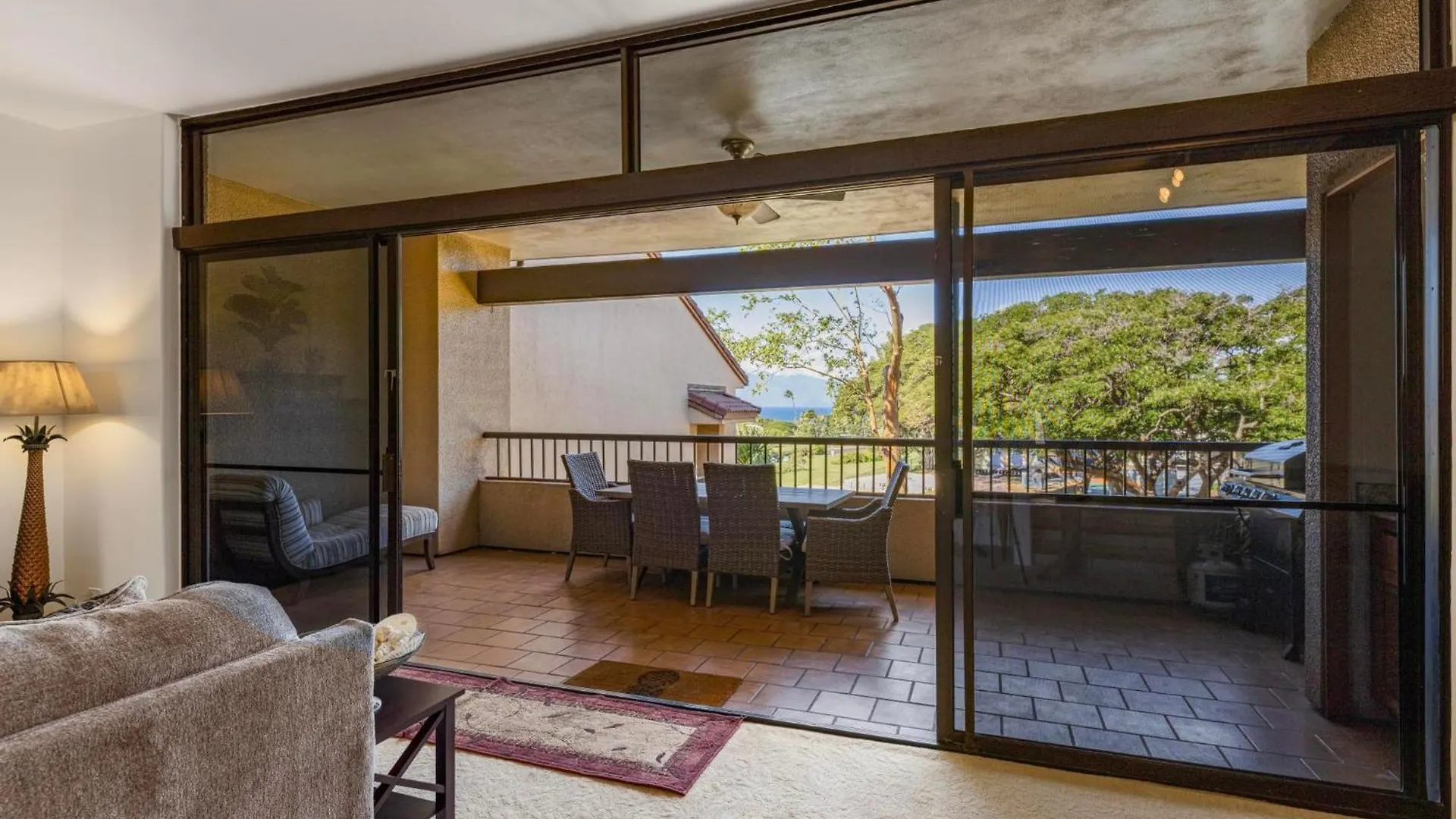 Ocean Bliss Awaits - Spacious Lanai - Outdoor Grill - Golf Course Views Lahaina Holiday home