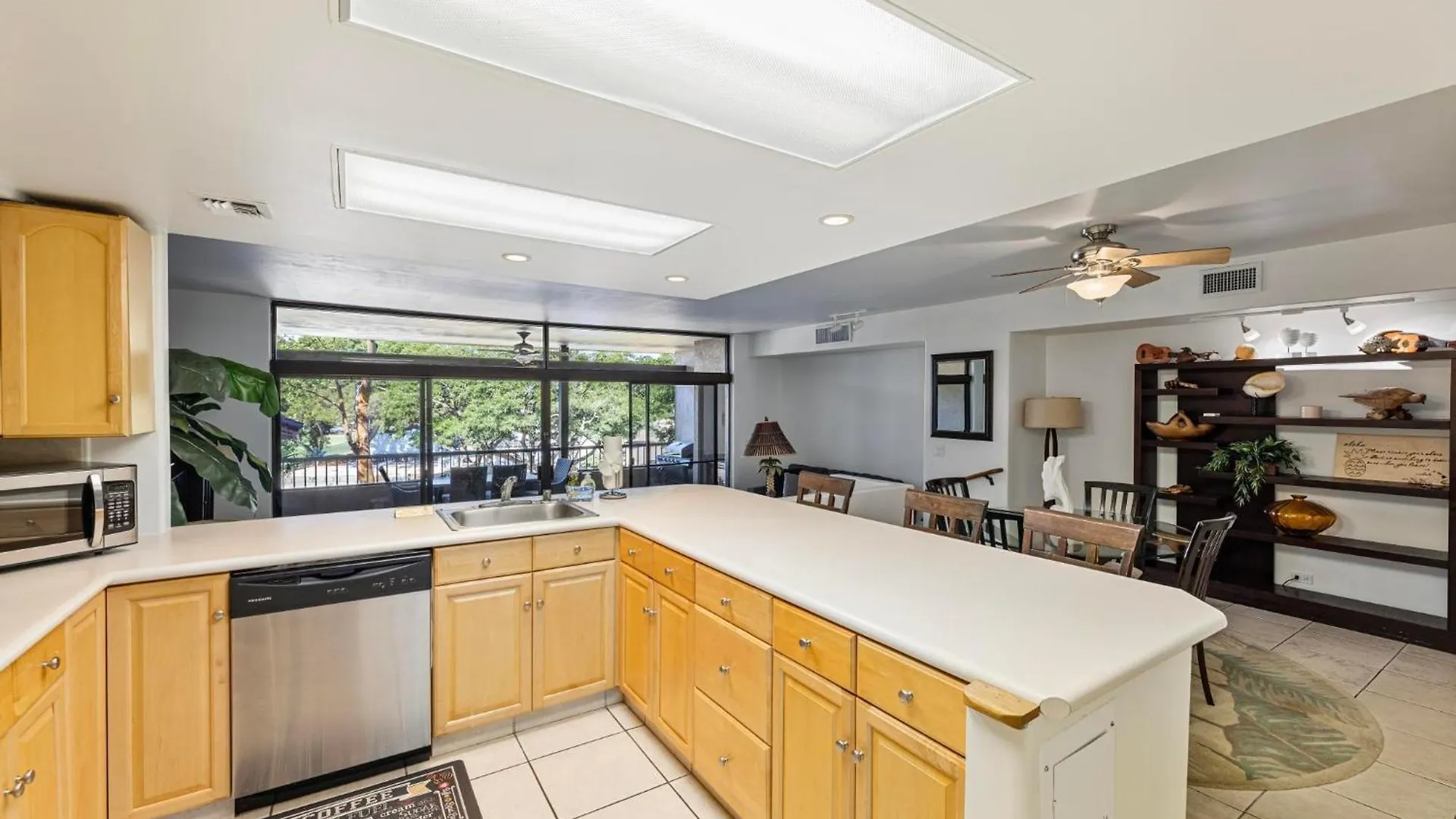 Holiday home Ocean Bliss Awaits - Spacious Lanai - Outdoor Grill - Golf Course Views Lahaina United States